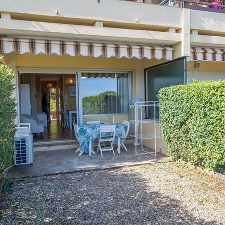 Apartment Studio Climatise Avec Grande Terrasse Pres De La Mer - Fr-1-677-51 *